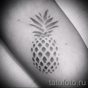 фото тату ананас для статьи про значение татуировки с ананасом - tatufoto.ru - 19
