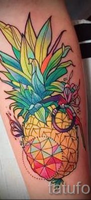 фото тату ананас для статьи про значение татуировки с ананасом — tatufoto.ru — 21