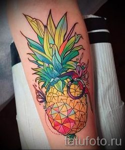фото тату ананас для статьи про значение татуировки с ананасом - tatufoto.ru - 21