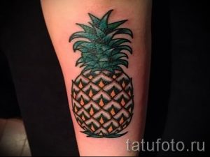 фото тату ананас для статьи про значение татуировки с ананасом - tatufoto.ru - 33