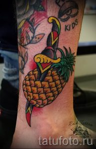 фото тату ананас для статьи про значение татуировки с ананасом - tatufoto.ru - 39