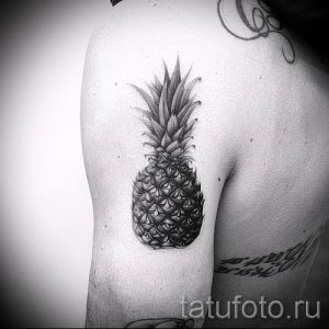 фото тату ананас для статьи про значение татуировки с ананасом - tatufoto.ru - 40