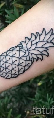 фото тату ананас для статьи про значение татуировки с ананасом — tatufoto.ru — 42