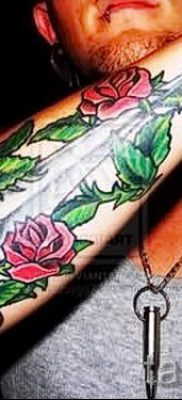 фото тату кинжал и роза пример для статьи про значение татуировки — tatufoto.ru — 17