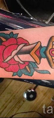 фото тату кинжал и роза пример для статьи про значение татуировки — tatufoto.ru — 24