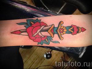 фото тату кинжал и роза пример для статьи про значение татуировки - tatufoto.ru - 24