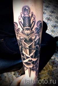 фото тату кинжал и роза пример для статьи про значение татуировки - tatufoto.ru - 27