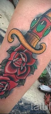 фото тату кинжал и роза пример для статьи про значение татуировки — tatufoto.ru — 44