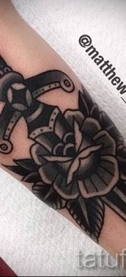 фото тату кинжал и роза пример для статьи про значение татуировки — tatufoto.ru — 57