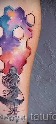 фото тату космос для статьи про значение космических татуировок — tatufoto.ru — 5