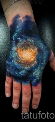 фото тату космос для статьи про значение космических татуировок — tatufoto.ru — 14