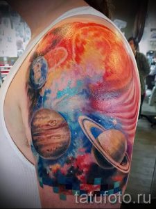 фото тату космос для статьи про значение космических татуировок - tatufoto.ru - 15