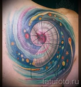 фото тату космос для статьи про значение космических татуировок - tatufoto.ru - 20