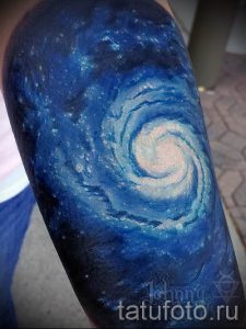 фото тату космос для статьи про значение космических татуировок - tatufoto.ru - 22