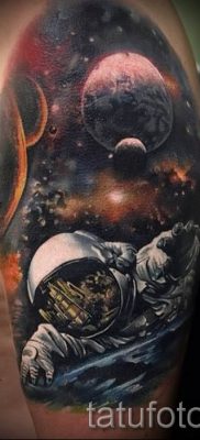 фото тату космос для статьи про значение космических татуировок — tatufoto.ru — 41