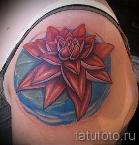 фото тату кувшинка для статьи про значение татуировки с кувшинкой - tatufoto.ru - 25