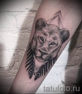 фото тату львица для статьи про значение татуировки львица - tatufoto.ru - 8