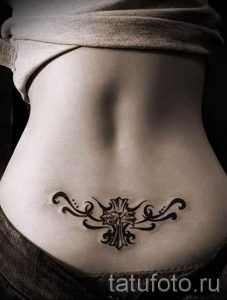 фото тату на пояснице для статьи про значение татуировок на пояснице - tatufoto.ru - 8