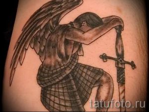 фото тату падший ангел для статьи про значение татуировки - tatufoto.ru - 57
