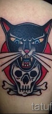 фото тату с черной кошкой для статьи про значение татуировки — tatufoto.ru — 3