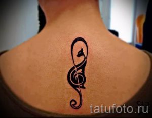 фото тату с черной кошкой для статьи про значение татуировки - tatufoto.ru - 7