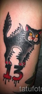 фото тату с черной кошкой для статьи про значение татуировки — tatufoto.ru — 10