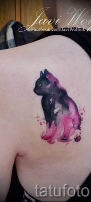 фото тату с черной кошкой для статьи про значение татуировки — tatufoto.ru — 11
