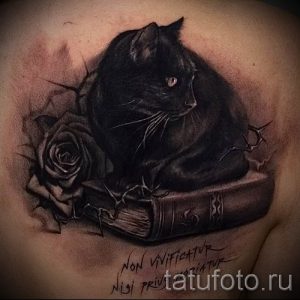 фото тату с черной кошкой для статьи про значение татуировки - tatufoto.ru - 17