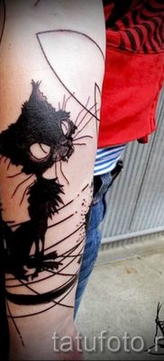 фото тату с черной кошкой для статьи про значение татуировки — tatufoto.ru — 45