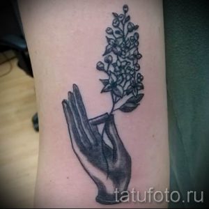 фото тату сирень для статьи про значение татуировки сирень - tatufoto.ru - 8