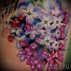 фото тату сирень для статьи про значение татуировки сирень - tatufoto.ru - 12