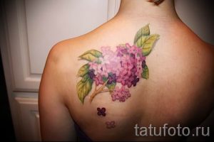 фото тату сирень для статьи про значение татуировки сирень - tatufoto.ru - 16