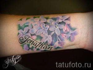 фото тату сирень для статьи про значение татуировки сирень - tatufoto.ru - 26