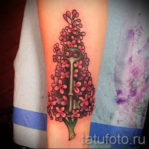 фото тату сирень для статьи про значение татуировки сирень - tatufoto.ru - 35
