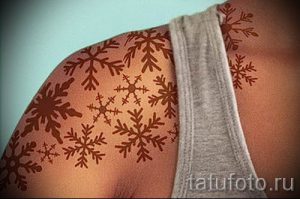 фото тату снежинка для статьи про значение татуировки снежинка - tatufoto.ru - 2