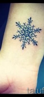 фото тату снежинка для статьи про значение татуировки снежинка — tatufoto.ru — 4