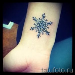 фото тату снежинка для статьи про значение татуировки снежинка - tatufoto.ru - 4