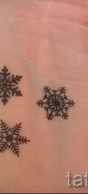 фото тату снежинка для статьи про значение татуировки снежинка — tatufoto.ru — 16