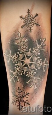 фото тату снежинка для статьи про значение татуировки снежинка — tatufoto.ru — 18