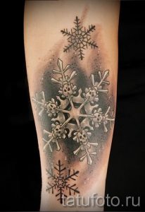 фото тату снежинка для статьи про значение татуировки снежинка - tatufoto.ru - 18