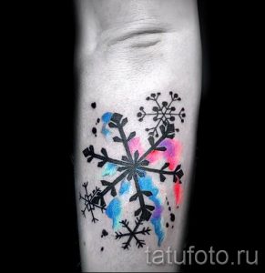 фото тату снежинка для статьи про значение татуировки снежинка - tatufoto.ru - 20