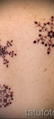 фото тату снежинка для статьи про значение татуировки снежинка — tatufoto.ru — 21