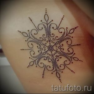 фото тату снежинка для статьи про значение татуировки снежинка - tatufoto.ru - 23