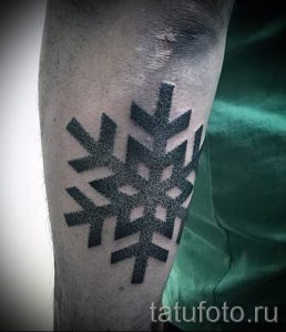 фото тату снежинка для статьи про значение татуировки снежинка - tatufoto.ru - 25