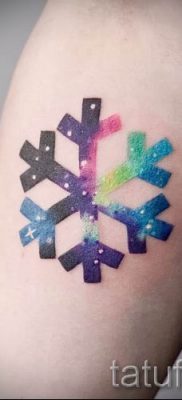 фото тату снежинка для статьи про значение татуировки снежинка — tatufoto.ru — 36