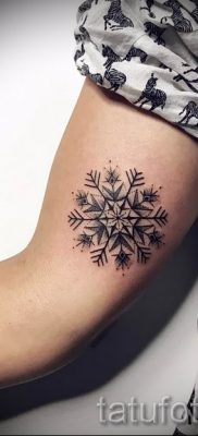 фото тату снежинка для статьи про значение татуировки снежинка — tatufoto.ru — 37