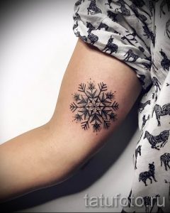 фото тату снежинка для статьи про значение татуировки снежинка - tatufoto.ru - 37