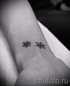 фото тату снежинка для статьи про значение татуировки снежинка - tatufoto.ru - 42