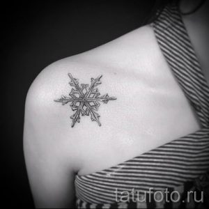 фото тату снежинка для статьи про значение татуировки снежинка - tatufoto.ru - 45