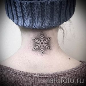 фото тату снежинка для статьи про значение татуировки снежинка - tatufoto.ru - 49